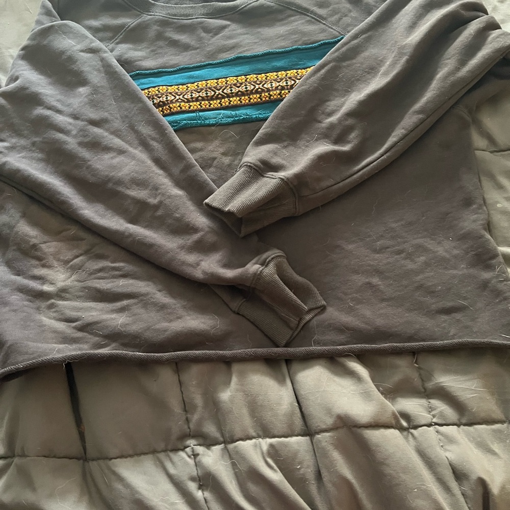 Women’s gray sweatshirt with Patterned Stripe embroidery
